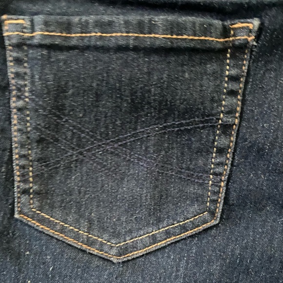 Aeropostale Denim Bermuda shirts with cuffed legs. Dark wash - Picture 4 of 6